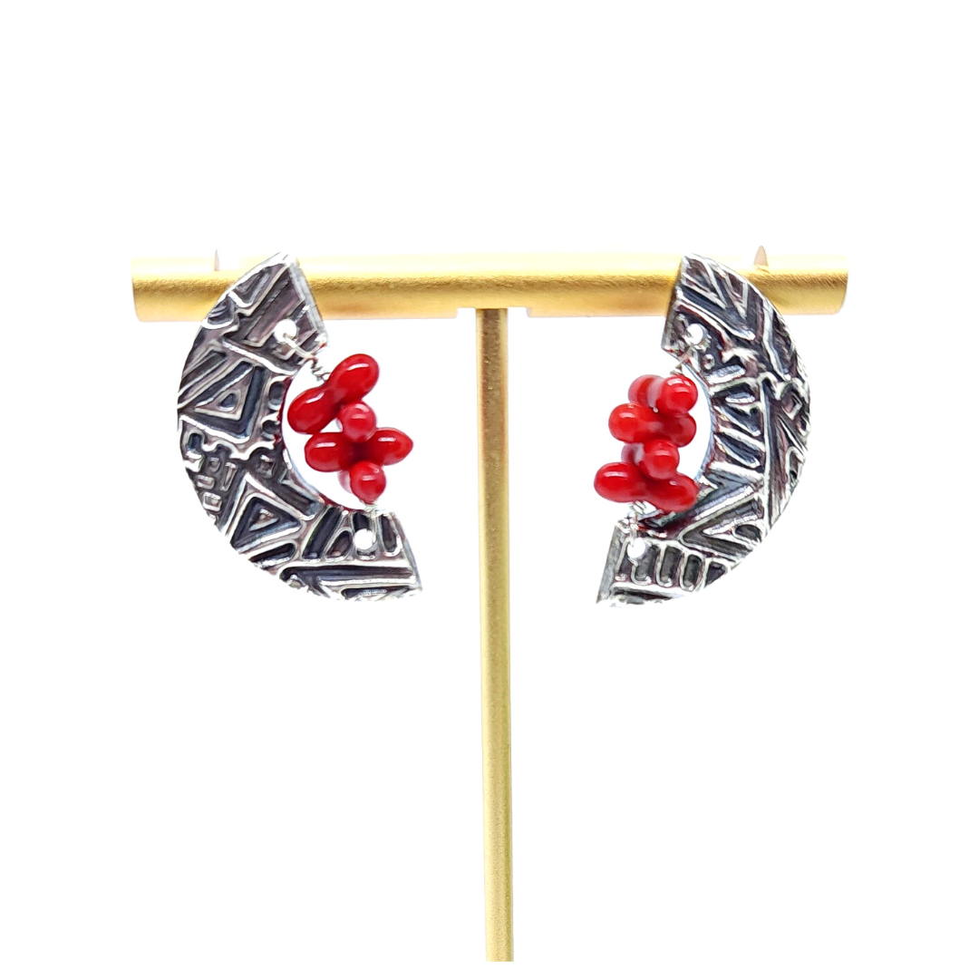 Rana Clutch Earrings